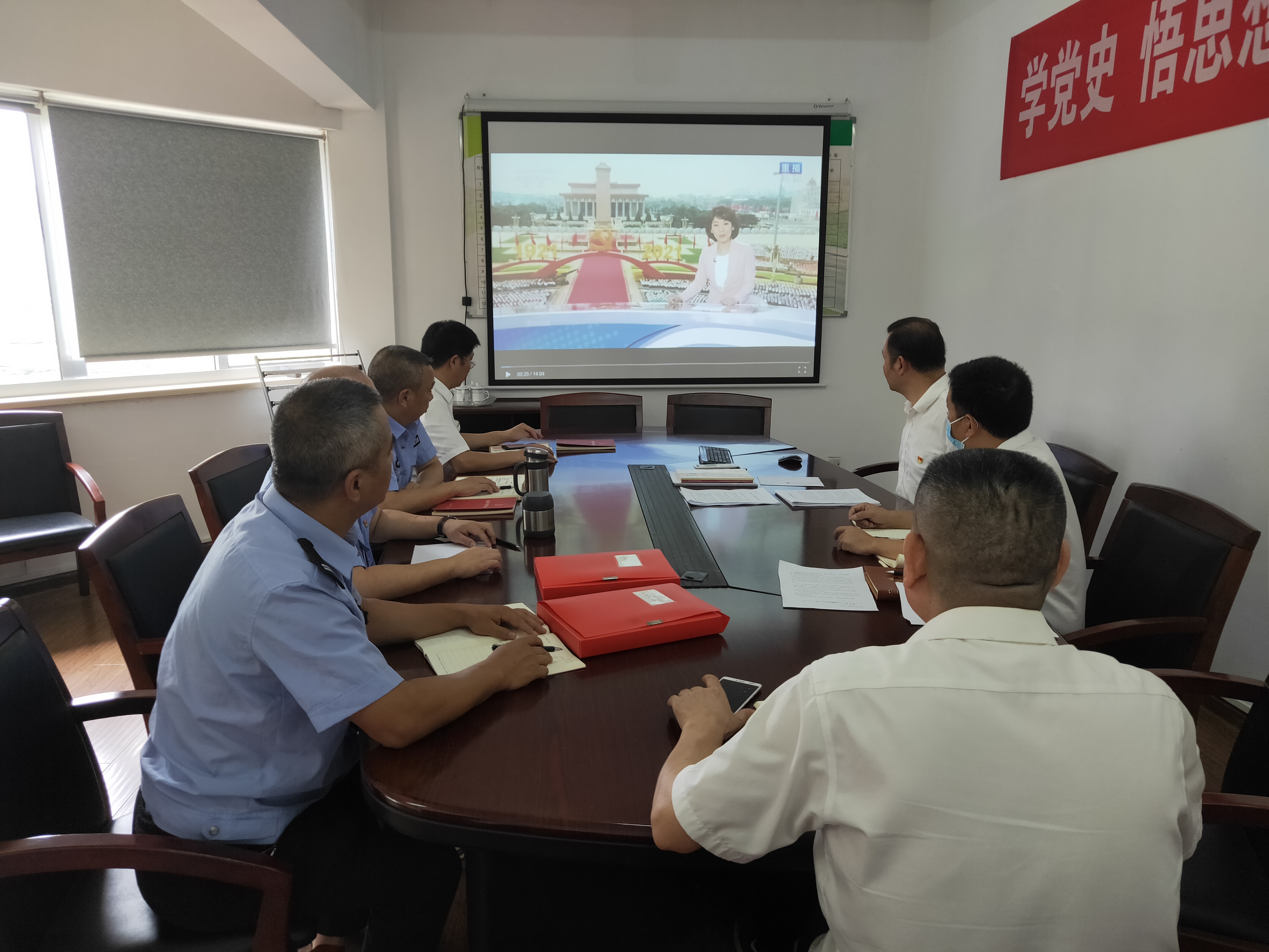 學習習近平在中國共產(chǎn)黨建黨100周年慶祝大會講話精神林玲攝.jpg